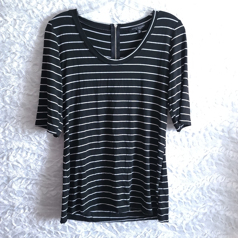 Green Envelope Black And White Top Size XL - Picture 1 of 4